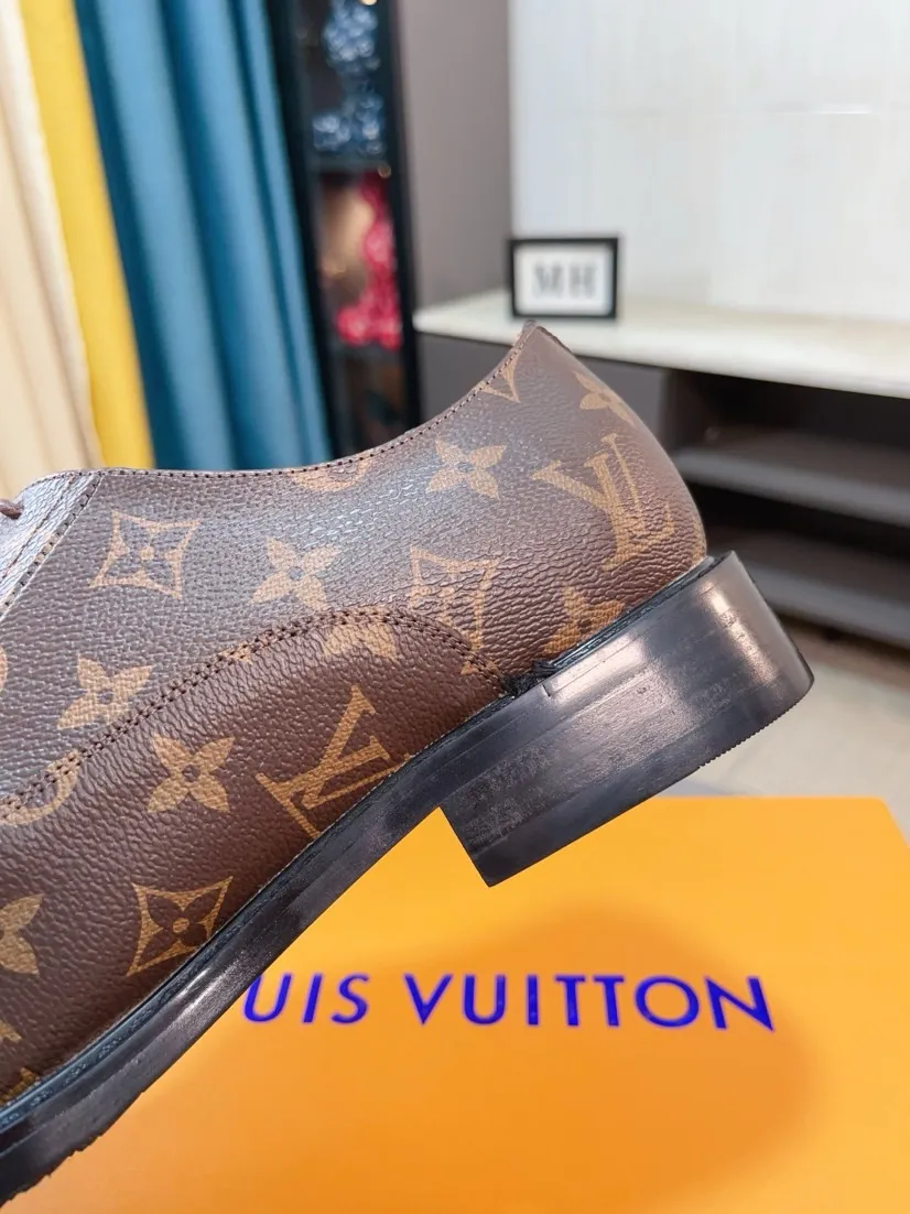Ex-factory price 720🌹🌹High version [LV] Louis Vuitton's popular casual leather shoes🎖Fashionable and elegant🎖🎖Material: Original imported open-edge beaded cowhide, washed cowhide leather lining, original open-molded rubber outsole, high-end and classy, ​​elegant quality, instantly transforming into a handsome man ❤❤Standard\nNumber: 38-44